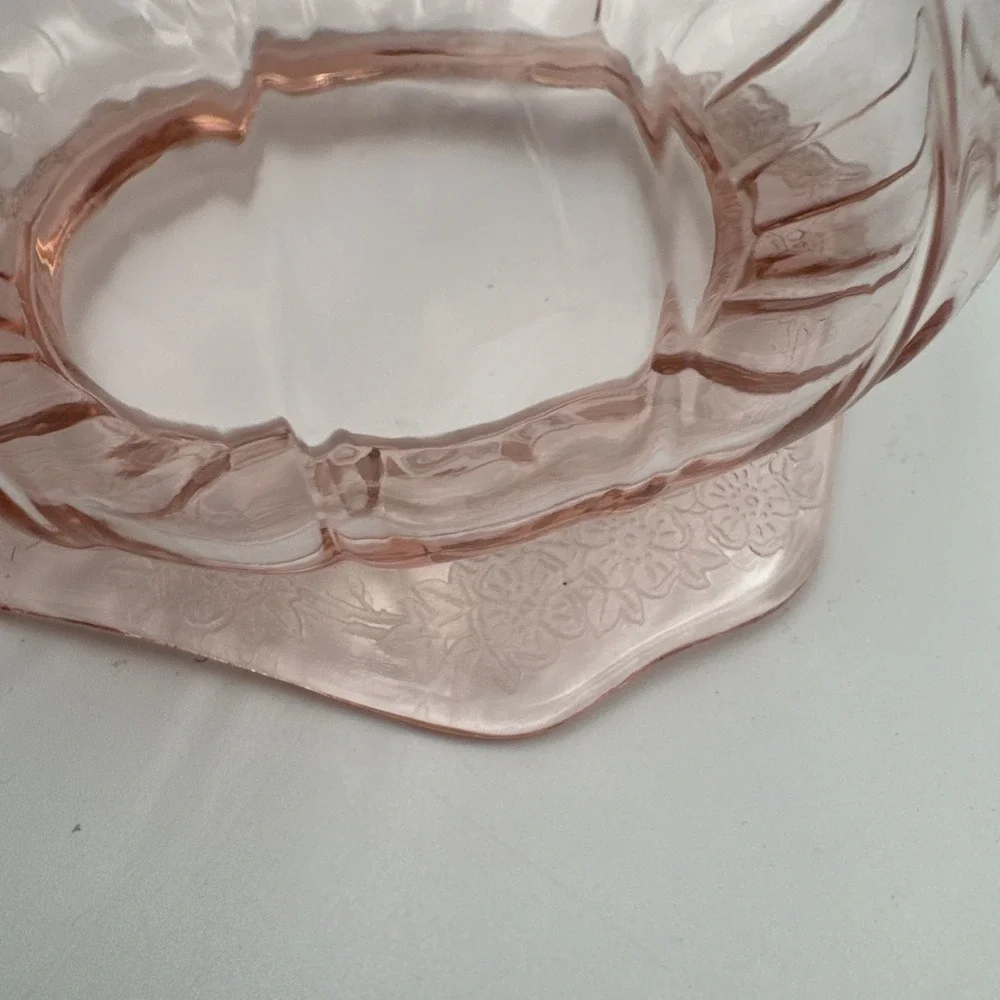 Vintage Jeannette Adam Pink  2‎ 1/2